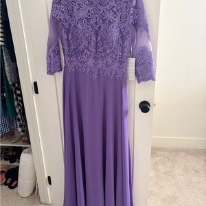 Elegant Purple Lace Evening Dress - Women